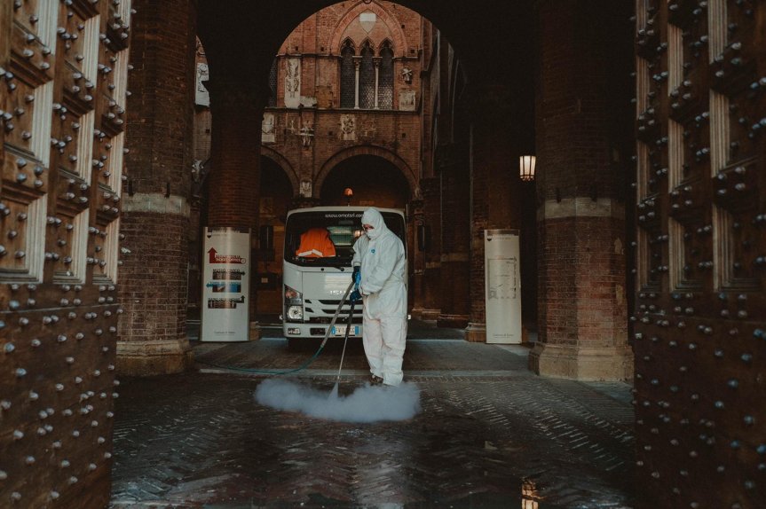 Siena: Oggi 24/04 Prosegue l’opera di sanificazione realizzato da #SeiToscana in tutto il territorio&nbsp;comunale.