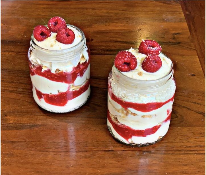 Massi Lo Sà, L’angolo goloso di Elisabetta: Crema di mascarpone con gelee di lamponi su crumble di oro&nbsp;saiwa