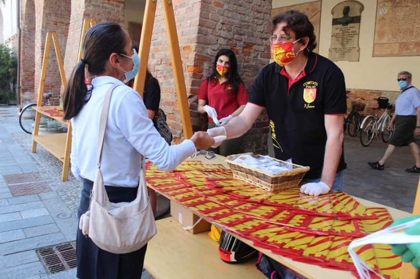 Paliodi Asti, Comitato Palio Nizza Monferrato: Oggi 24/05 Consegnate le mascherine con il logo della Contrada