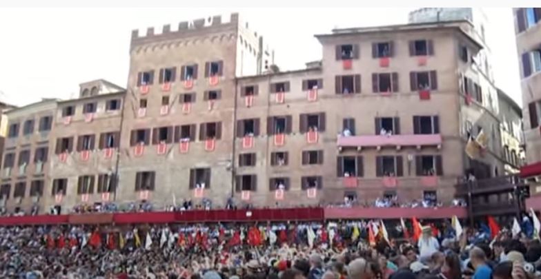 Palio di Siena:  Vita da&nbsp;contradaioli