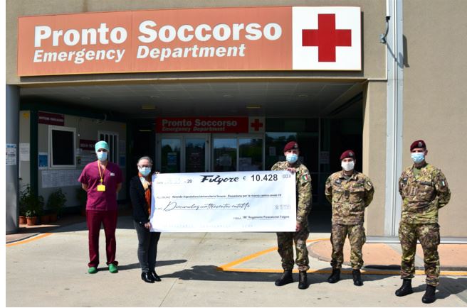 Siena: Raccolta fondi fatta dai paracadutisti impegnati in Iraq per aiutare chi combatte in prima linea contro il&nbsp;Covid-19