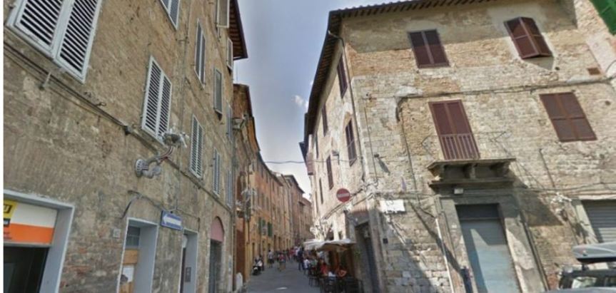 Siena, Via Camollia e Pignattello, la segnalazione dei cittadini: “Siamo al buio da&nbsp;giorni”
