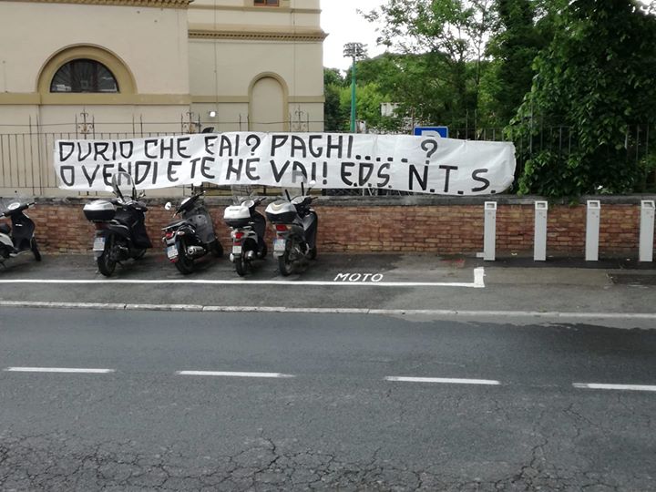 Siena, Robur Siena: I Figli di Siena e Noi Non Tesserati Siena hanno esposto un eloquente striscione ad Anna&nbsp;Durio