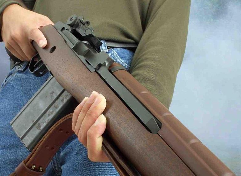 Toscana: Si improvvisa cecchino e terrorizza i&nbsp;passanti