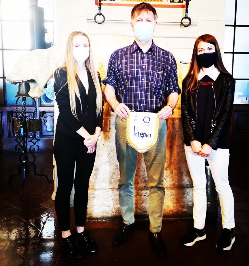 Siena: I giovani dell’Interact Club donano al Comune di Siena una somma in denaro da destinare alle famiglie in&nbsp;difficoltà