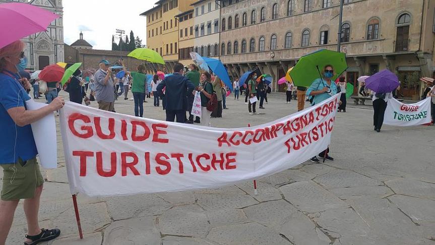 Toscana: Senza lavoro fino al marzo 2021, la protesta delle guide&nbsp;turistiche