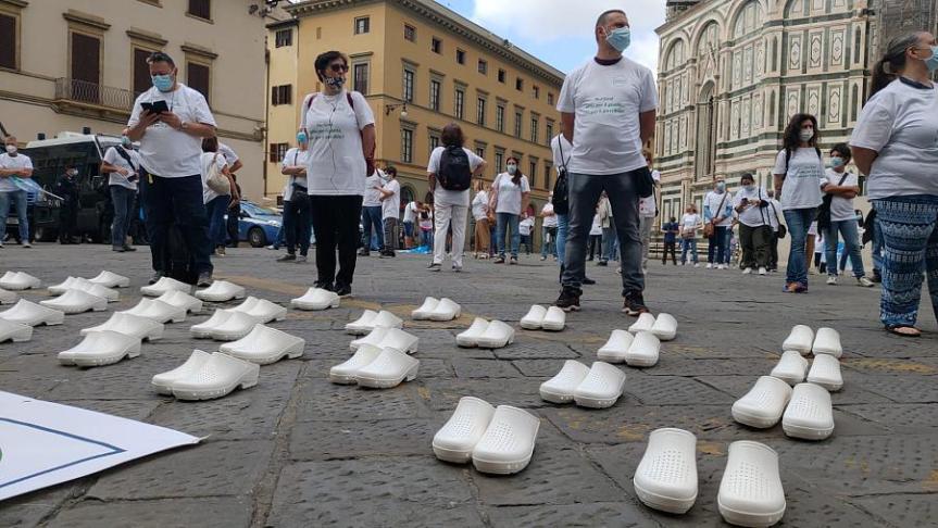 Toscana: Protesta degli infermieri, da eroi a&nbsp;dimenticati