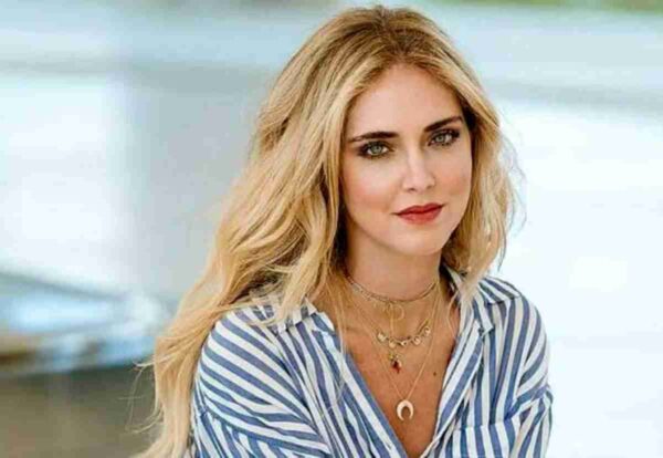 Toscana: Chiara Ferragni in visita agli&nbsp;Uffizi