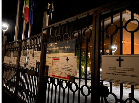 Siena: Necrologi di CasaPound davanti alle sedi&nbsp;INPS