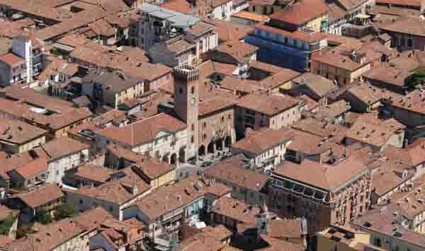 Palio di Asti: I negozianti di Nizza Monferrato lanciano un video per promuovere la città