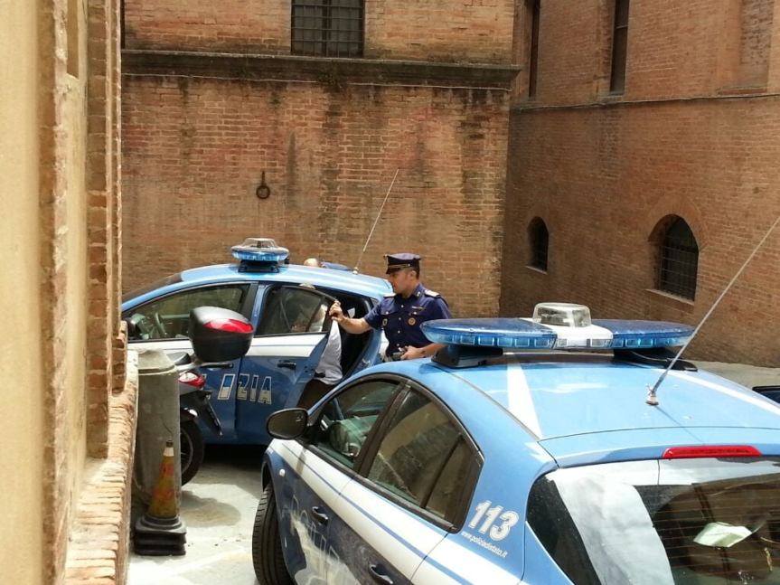 Siena: La Questura di Siena rimpatria in Albania cittadino&nbsp;albanese