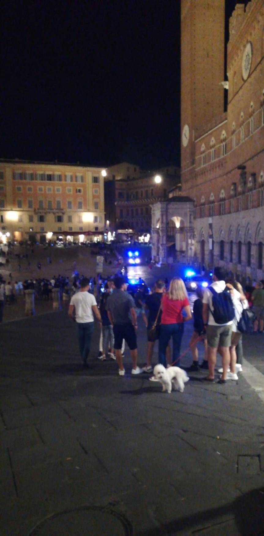 Siena: Ancora disordini in Piazza del mercato, interviene la&nbsp;polizia