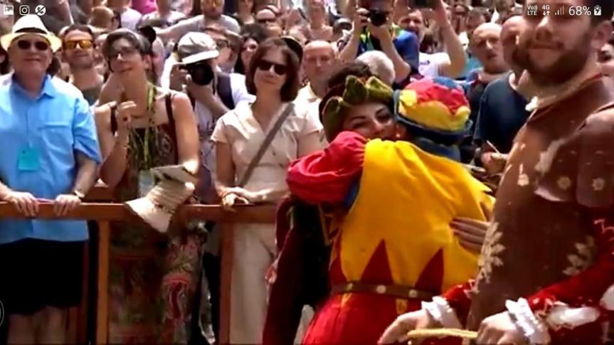 Palio di Siena: L’abbraccio