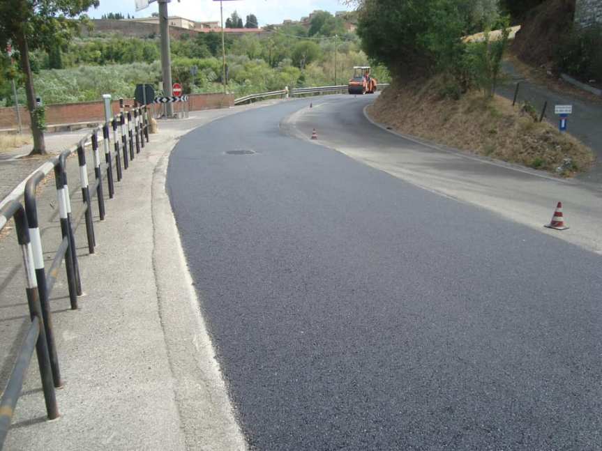 Siena: Oggi 05/08 proseguono i lavori di asfaltatura in Via Baldassarre&nbsp;Peruzzi