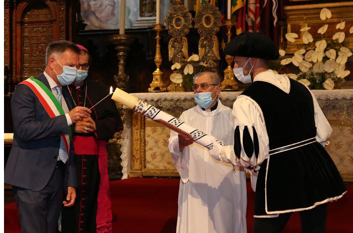 Siena, ieri 14 agosto 2020: Omaggio del Cero alla Madonna&nbsp;Assunta