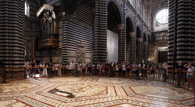 Siena, Duomo, Pratesi annuncia: “Prolungata la scopertura del pavimento”