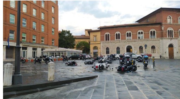 Siena, Vento, pioggia e fulmini nella notte: Su Siena si abbatte violento&nbsp;temporale