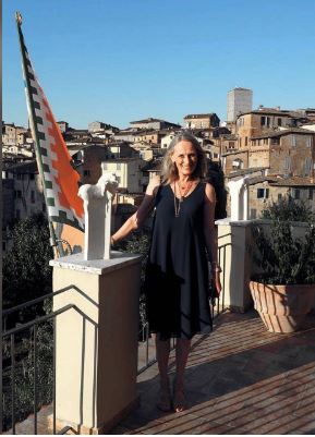 Siena: CasaSelva, ecco ’I Cavalli di Susan&nbsp;Leyland’