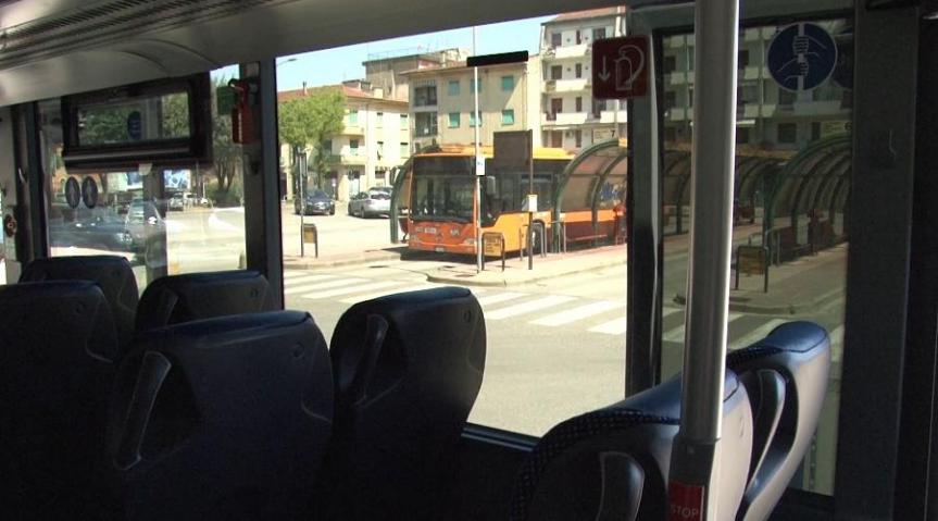 Italia, “Il Covid corre su bus e metro”. Vaia: troppi viaggiatori ammassati