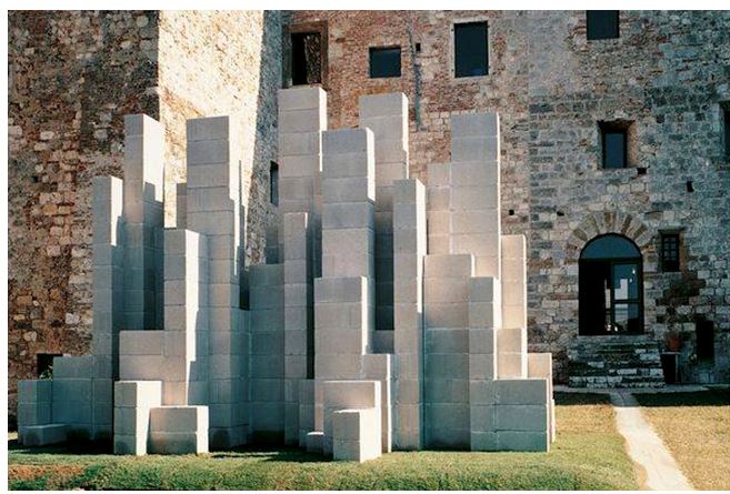 Provincia di Siena: Colle di Val d’Elsa, ricostruita dopo 23 anni la scultura di Sol Lewitt nel giardino del Museo&nbsp;Archeologico