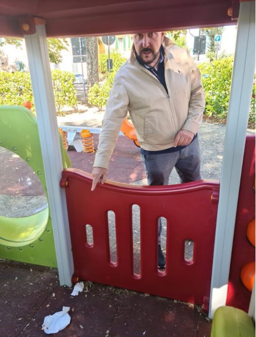 Siena, Rosso (Fdi): “Immigrati dormono nel parco giochi, vicenda&nbsp;incredibile”