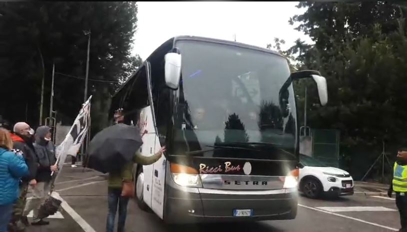 Siena, ACN Siena 1904: Oggi 27/09 Il saluto dei tifosi alla squadra all’uscita dello&nbsp;stadio