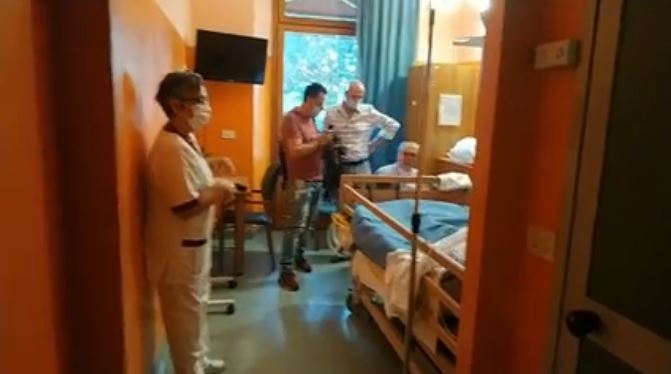 Siena: Oggi 01/09 “Cerimonia di consegna dei due letti con alzata elettricizzata donati dalla Congrega La Paglietta della contrada della Torre al&nbsp;Campansi