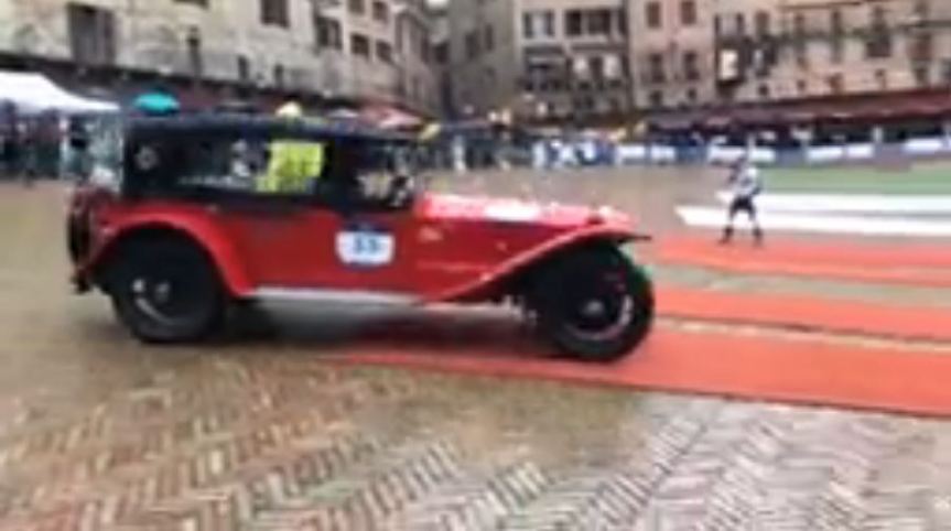 Siena: Oggi 24/10 le  1000 Miglia arrivano in Piazza del&nbsp;Campo