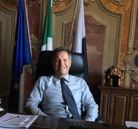 Siena: Il sindaco De Mossi scrive a Mattarella, Conte e Giani chiedendo apertura fino alle 22 di bar e ristoranti ed effettuazione&nbsp;spettacoli