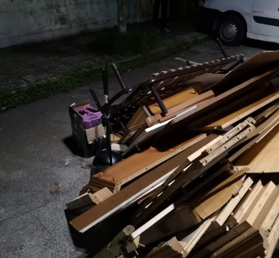 Siena: San Miniato, rifiuti abbandonati da&nbsp;giorni