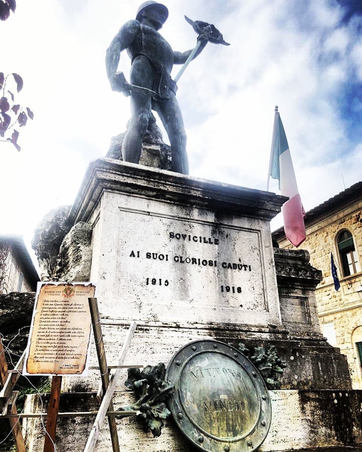 Siena: Trincee contro il lockdown, azione di CasaPound per il 4&nbsp;novembre