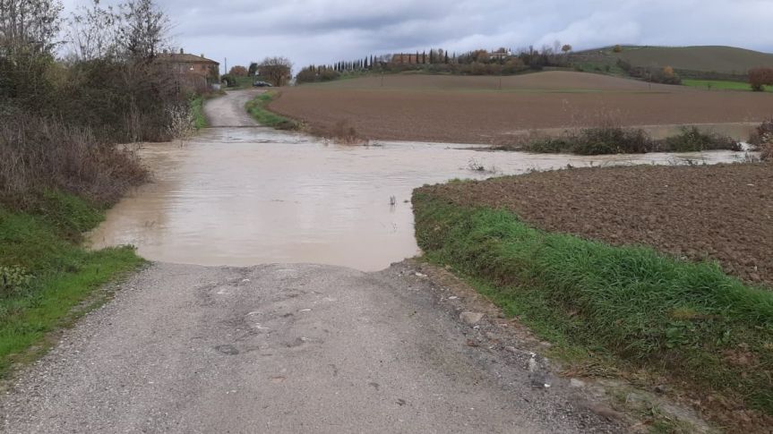Provincia di Siena, Maltempo: Caggiolo, la strada si allaga di nuovo e fa prigionieri gli&nbsp;abitanti