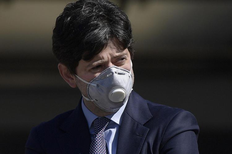 Italia: Roberto Speranza, altre strette in arrivo? “Siamo stati costretti ad assumere misure ancora&nbsp;rigorose”