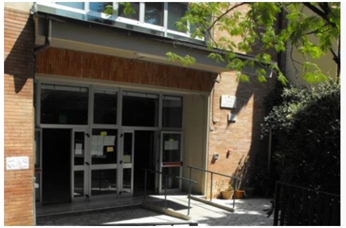 Siena: Positivi alla scuola Peruzzi, ma è solo un falso allarme. I genitori vanno in&nbsp;tilt