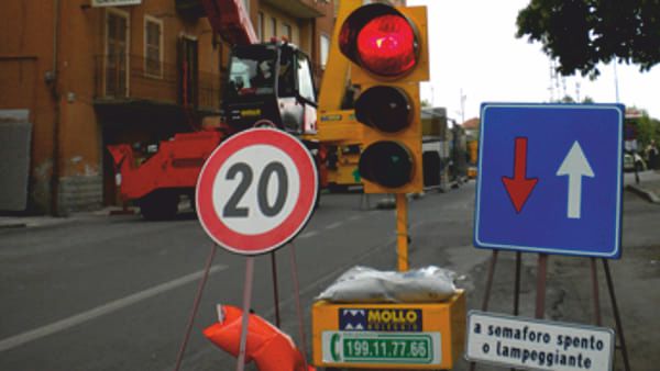 Provincia di Siena, Il semaforo della Due Mari nel mirino: “E’ pericoloso”. Incidente: 4 auto&nbsp;coinvolte