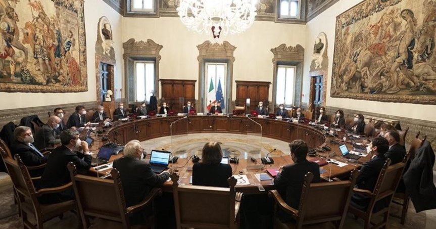 Italia, Draghi al primo Cdm: sarà un governo ambientalista. Vaccini, Recovery, licenziamenti: La partenza&nbsp;choc