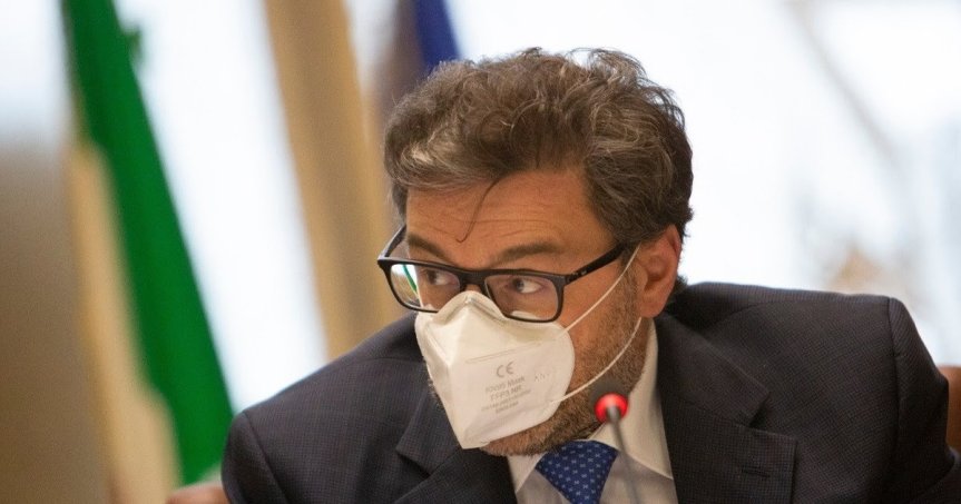 Italia: Vaccini: Giorgetti nomina Tria consulente e libera 200&nbsp;milioni