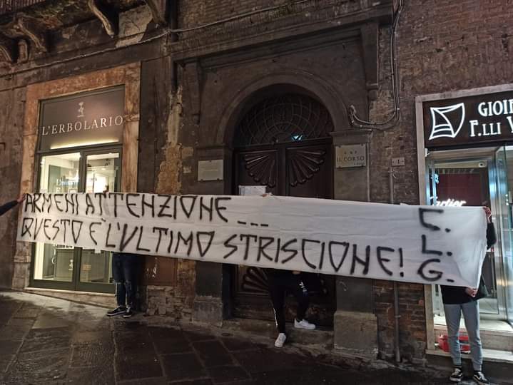 Siena, Acn Siena: Striscione contro la proprietà armena davanti alla&nbsp;sede