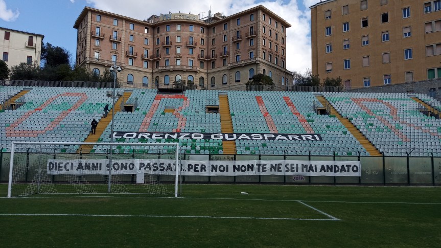 Siena, Acn Siena: Oggi 14/02 la Curva Guasparri ha esposto uno striscione per Lorenzo&nbsp;Guasparri
