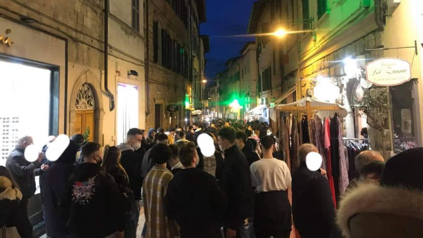 Provincia di Siena, Sbaraccando a Poggibonsi: Tanta gente ma anche&nbsp;polemiche