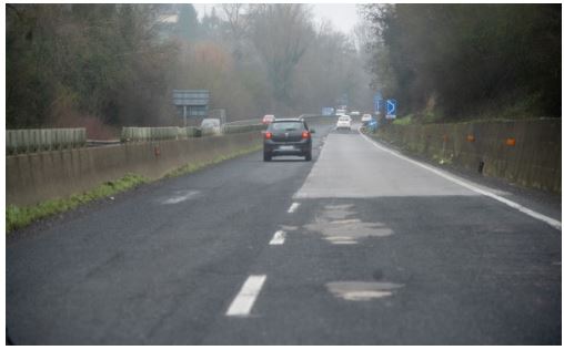 Siena: Fa jogging in tangenziale, gli automobilisti chiamano le forze dell’ordine