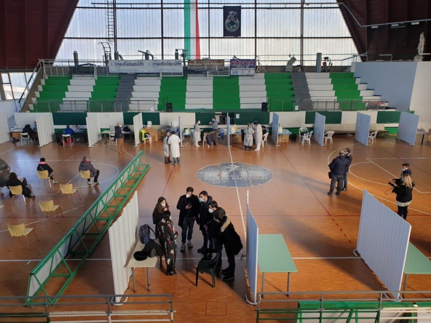 Toscana: Vaccino Covid, due giorni di accesso libero negli hub per gli over&nbsp;80