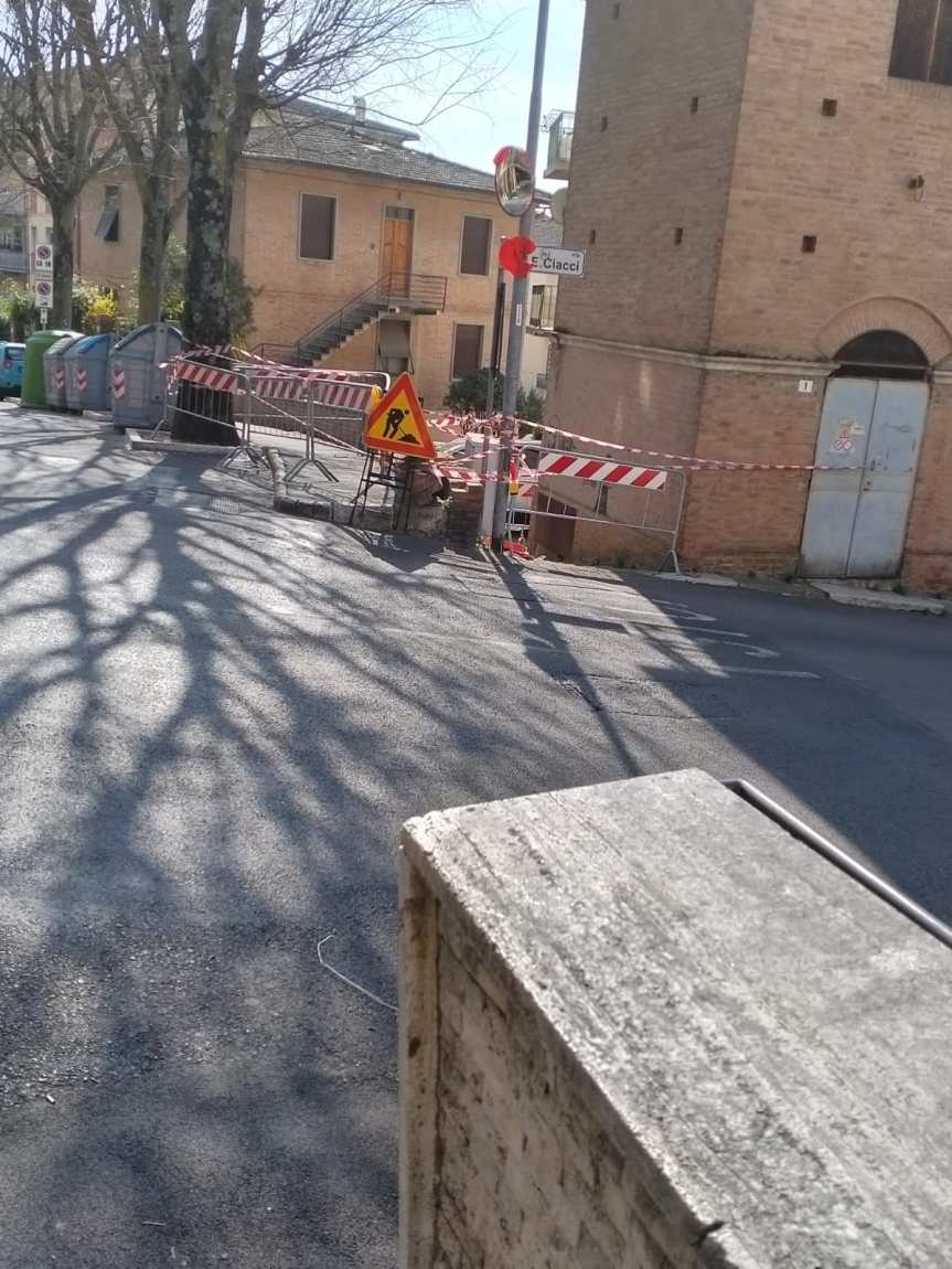 Siena: Oggi 11/03 crollato muretto via XXIV Maggio angolo via Ciacci a San&nbsp;Prospero