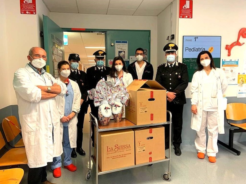 Provincia di Siena, Nottola: I Carabinieri donano le uova di Pasqua ai piccoli&nbsp;ricoverati