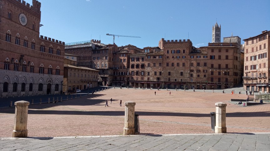 Siena: Zona rossa, Piazza del Campo deserta la mattina di&nbsp;Pasqua