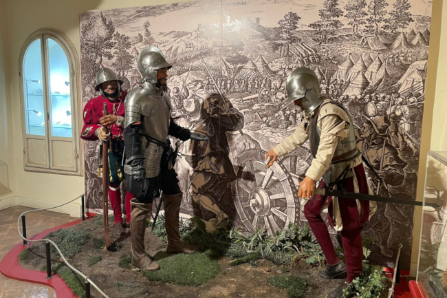 Provincia di Siena, Monteriggioni in Arme, camminamenti e ufficio turistico: Si&nbsp;riparte