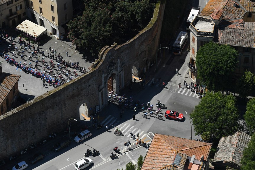 Siena: Oggi 20/05 Giro d’italia nella nostra città, alcuni scatti stupendi&nbsp;dall’alto