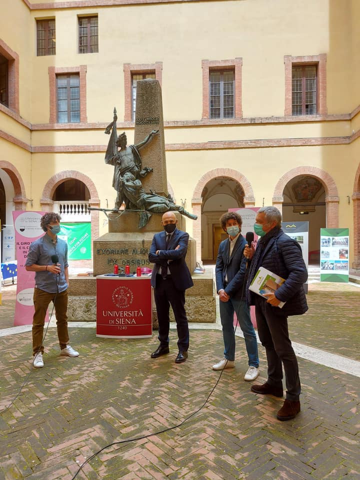 Siena: Passaggio Giro d’Italia intervista a Claudio&nbsp;Lenzi