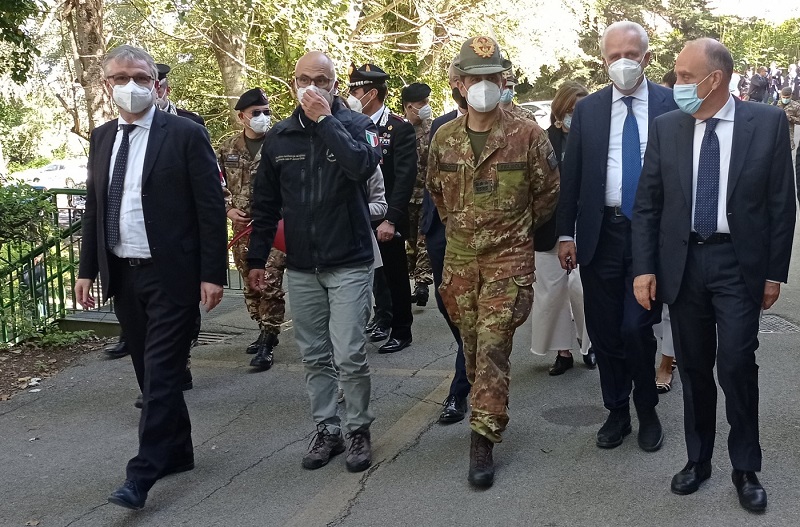 Siena, Vaccini anti-covid, Figliuolo: “Reithera non sarà pronto per il 2021 ma a breve avremo dosi di&nbsp;CureVac”