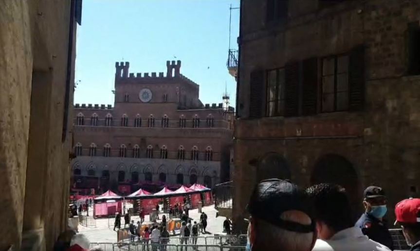 Siena:; Oggi 20/05 il Giro nella nostra città, l’atmosfera intorno a Piazza del&nbsp;Campo